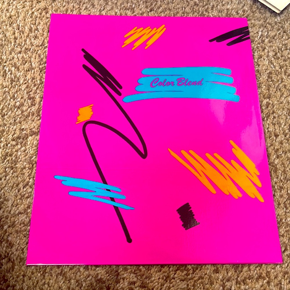 Vintage 90s Color Blend Portfolio folder